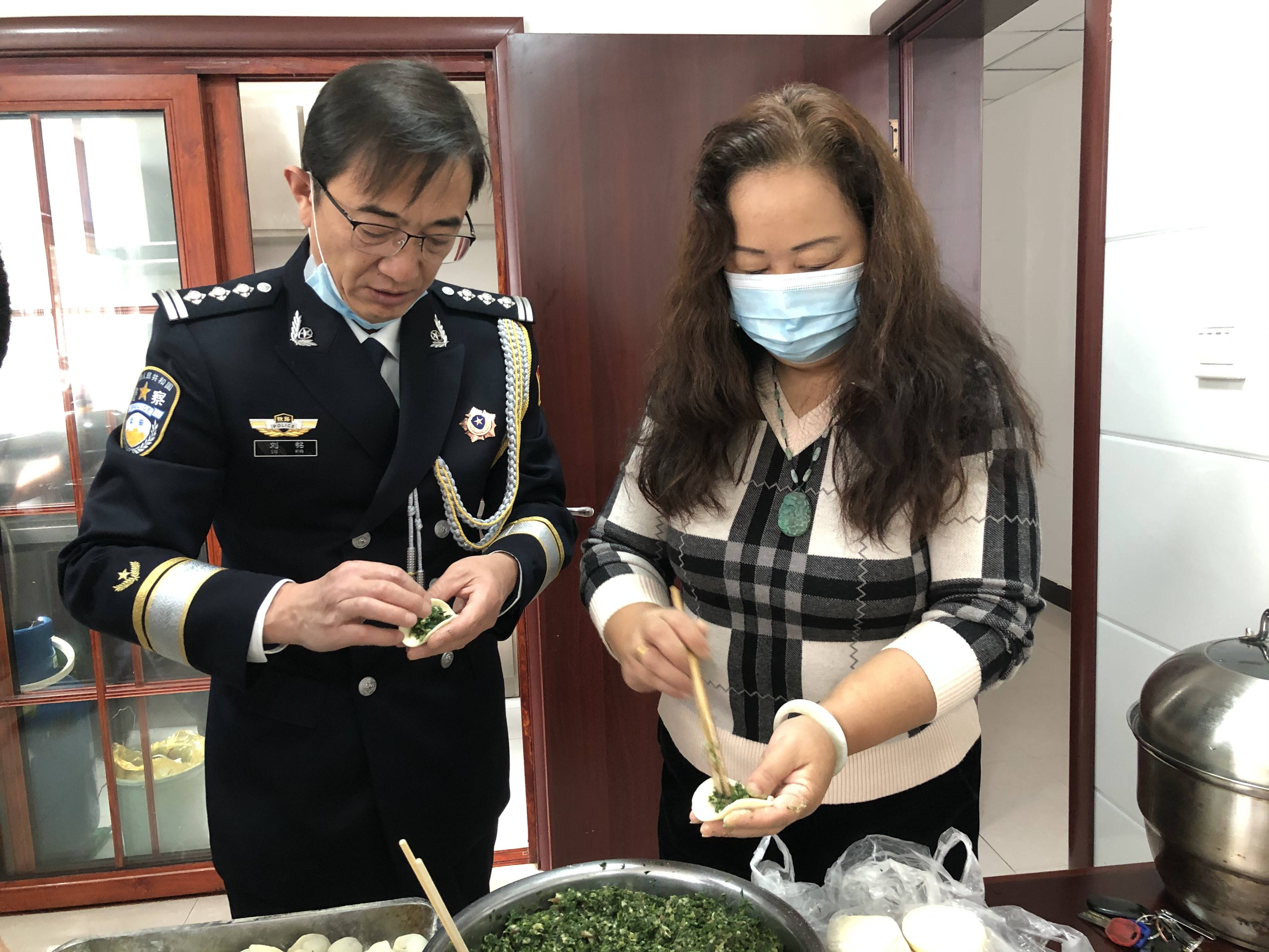 85岁烈士母亲的小巷饺子馆，思念与温情的饺子传递爱之力量