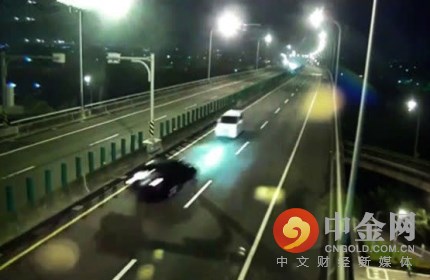 新手女司机夜间高速逆行事件