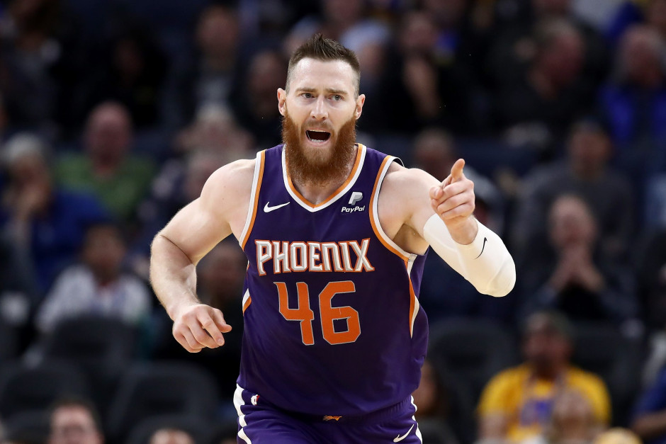 前NBA球员阿隆·贝恩斯宣布退役，运动员如何顺利转型职业生涯之路