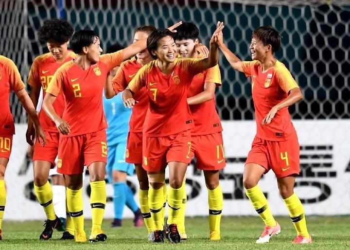 张睿刷新女足国家队最年长出场纪录，不屈精神与时代荣耀的见证