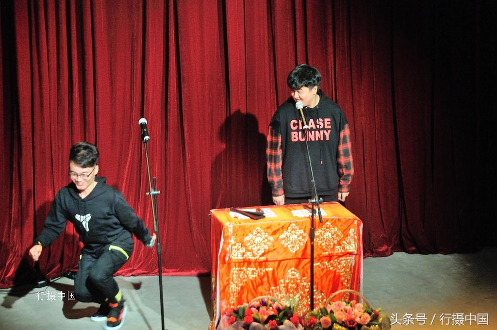 郑州街头小岳岳高仿版走红，网红之路的秘诀与指南