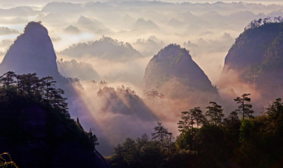 一箭18星！开启自然美景探索之旅的壮丽启程