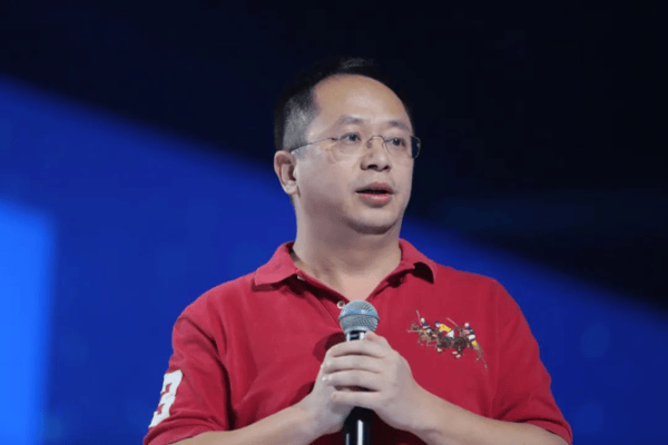 周鸿祎考驾照，技术巨头开启驾驶新篇章