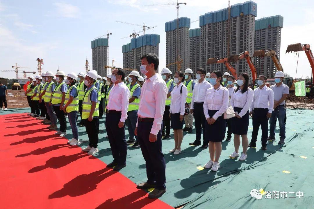 官方回应小学强制六年级学生转校区，变化是成长契机，自信塑造未来之路