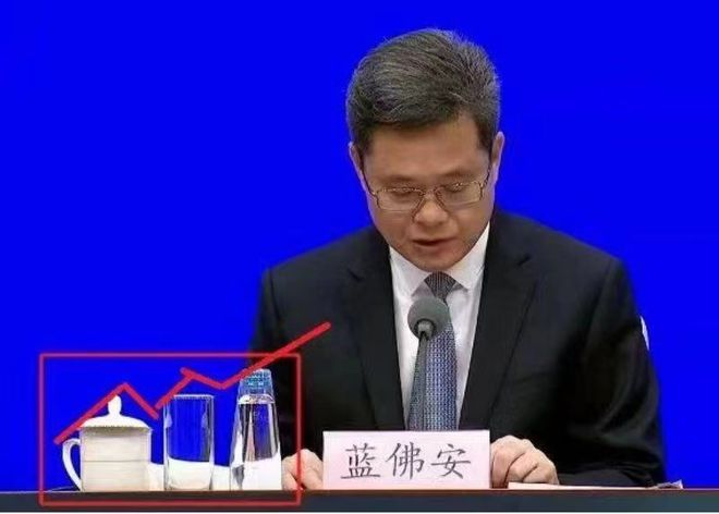 中央大规模置换存量隐性债务，背景、影响及地位分析