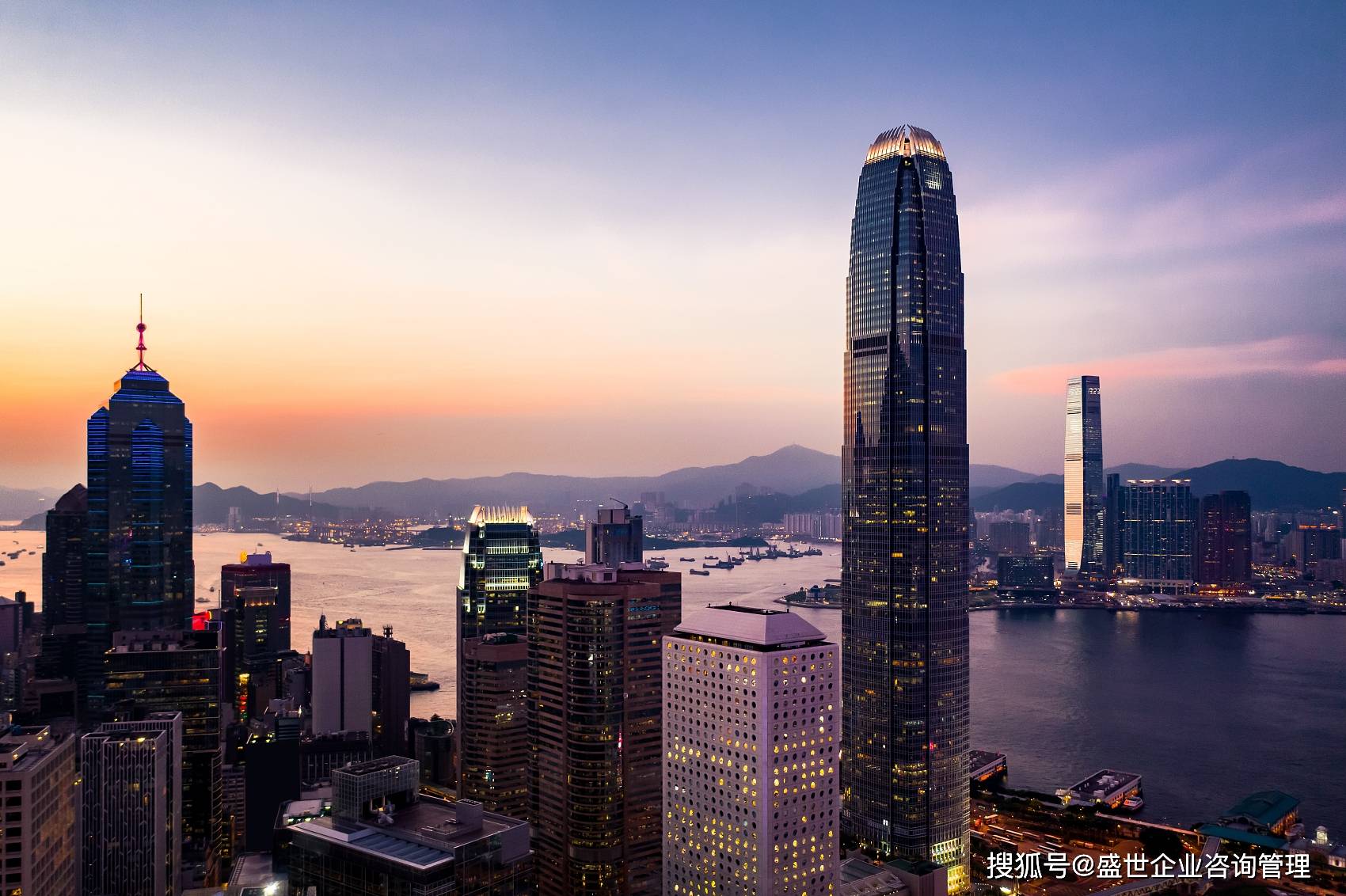 2024年香港正版内部资料揭秘市场动向与投资机会_全景分析V10.003