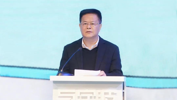 胡刚谈高科技产品引领未来，体验科技魅力，鸽派思维改变生活
