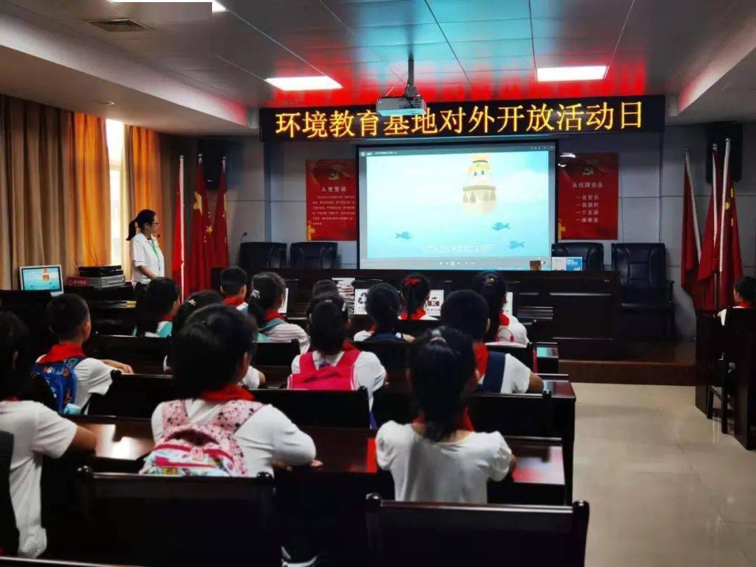 户外活动的魅力与反思，最新图片与正反观点分析