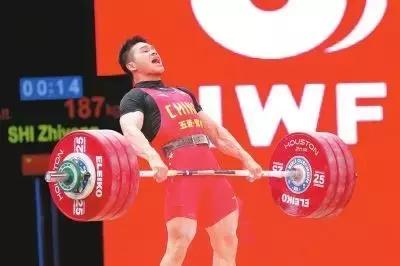 举重比赛中的成语风采