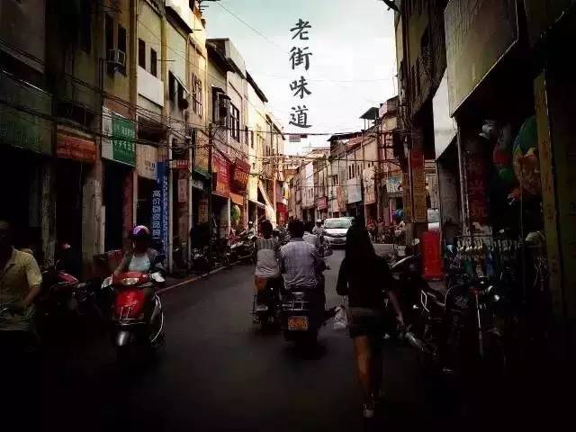 最新交通法规下的探索之旅，小巷隐藏特色小店揭秘