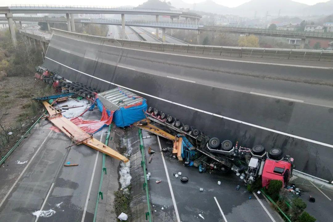 沪渝高速事故最新消息通报