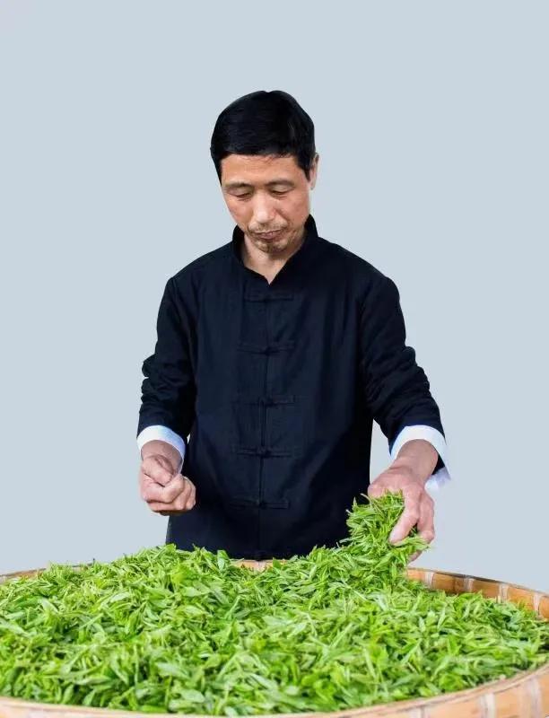 最新汽油价格调整动态，变化中的力量铸就自信与成就