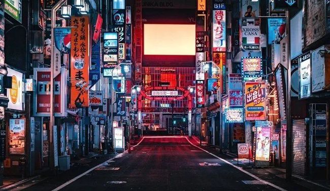 台风来袭之际，小巷特色小店面临挑战