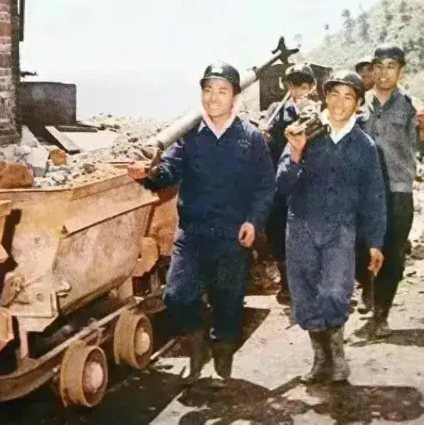 心连心艺术团最新动态，高科技产品引领生活与艺术融合共舞
